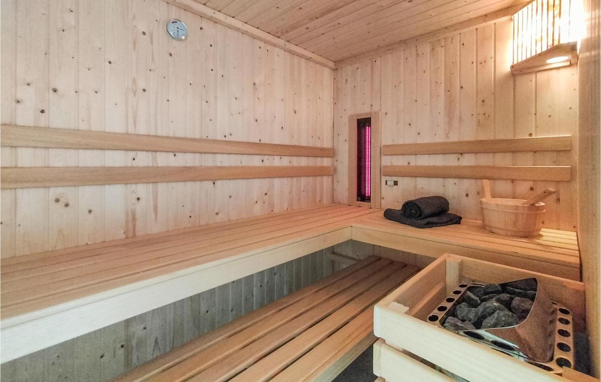 Cozy Home In Oosterwolde With Sauna Εξωτερικό φωτογραφία