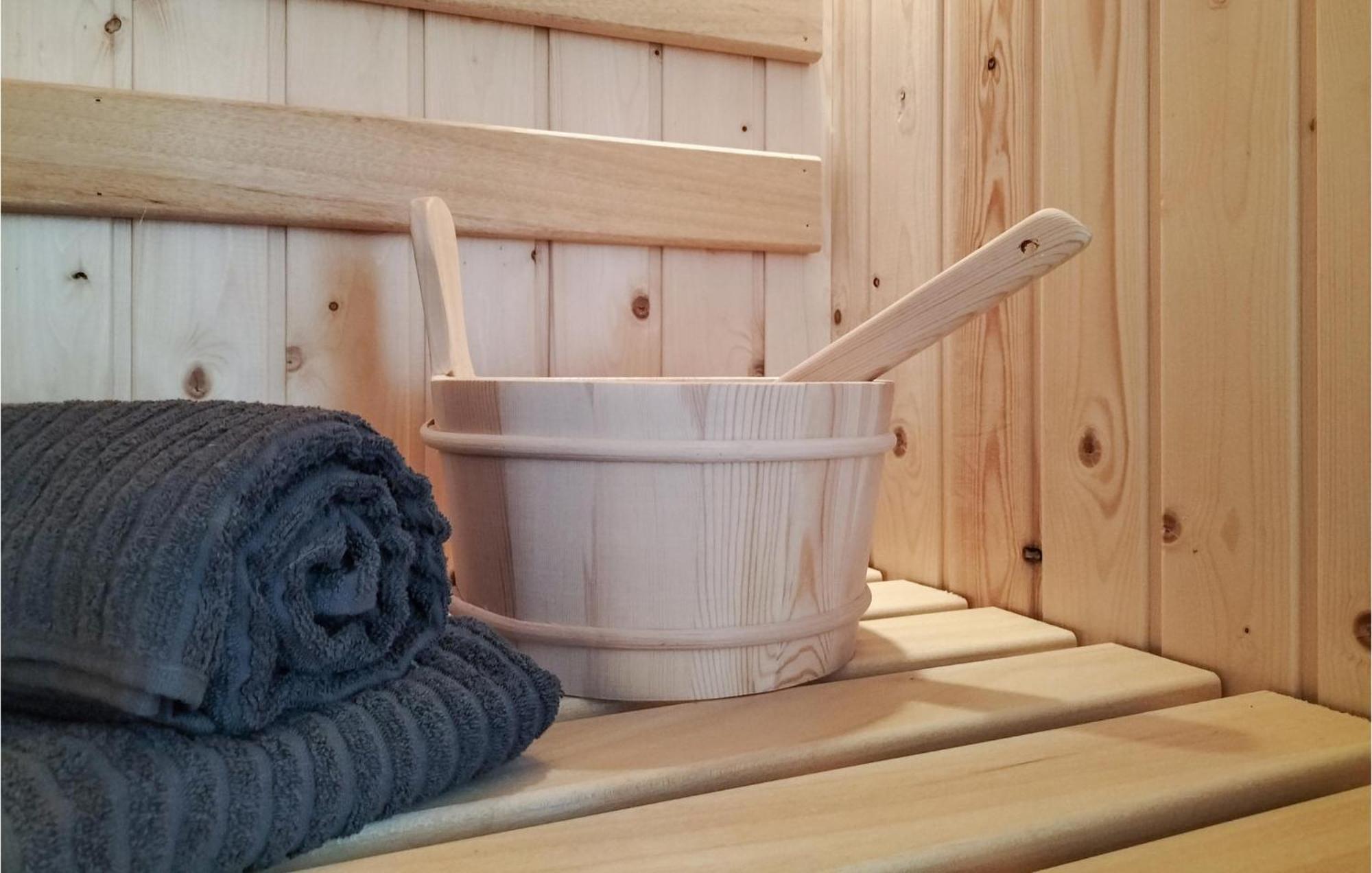 Cozy Home In Oosterwolde With Sauna Εξωτερικό φωτογραφία